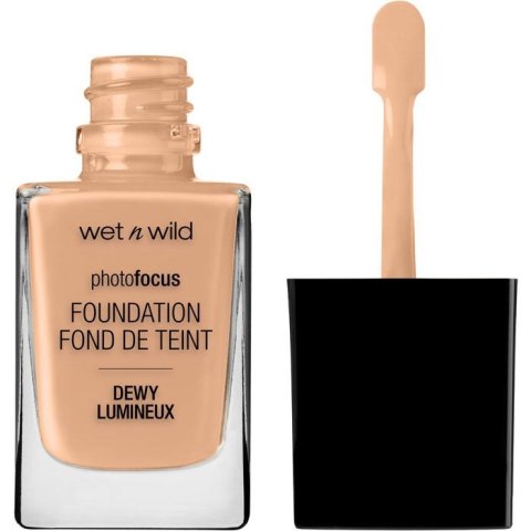 Wet n Wild Photo Focus Dewy Foundation długotrwały podkład do twarzy Classic Beige 28ml (P1)